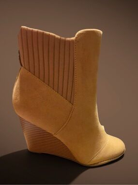 Women's Tan Wedge Ankle Boot